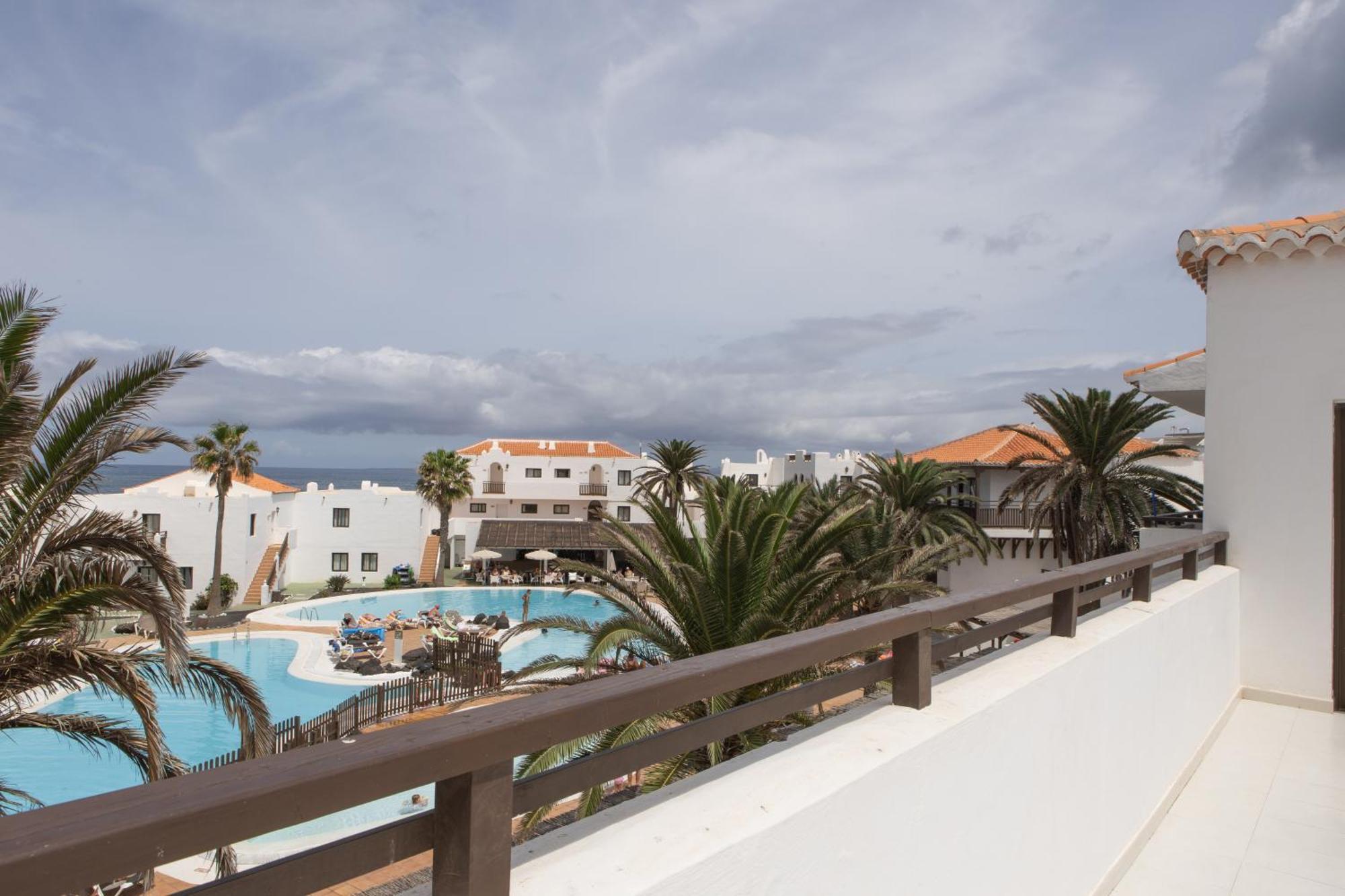 One-Bedroom Apartment with Pool View,1686422828:JPEG