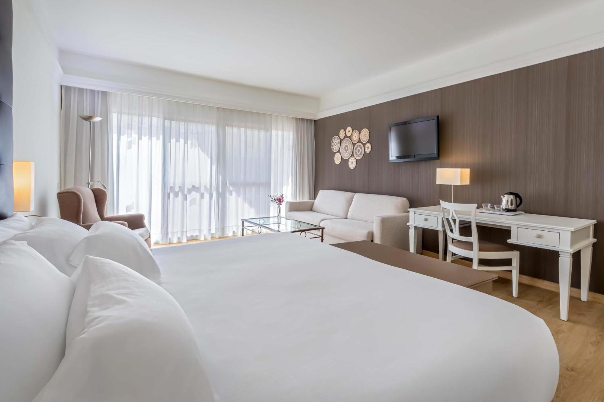 Deluxe Room,1729991004:JPEG